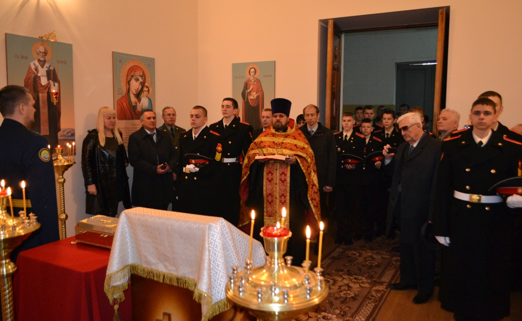 Вручение мощей в УГСВУ 18.04.2015 (13) .JPG