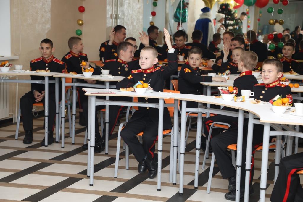 Ветераны-суворовцы поздравили воспитанников Московского СВУ с Новым годом - 3.JPG
