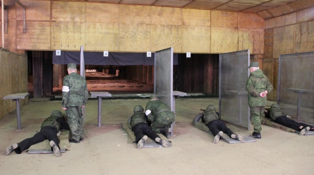 Первая стрельбы из АК-74 суворовцев Московского СВУ - 1.jpg