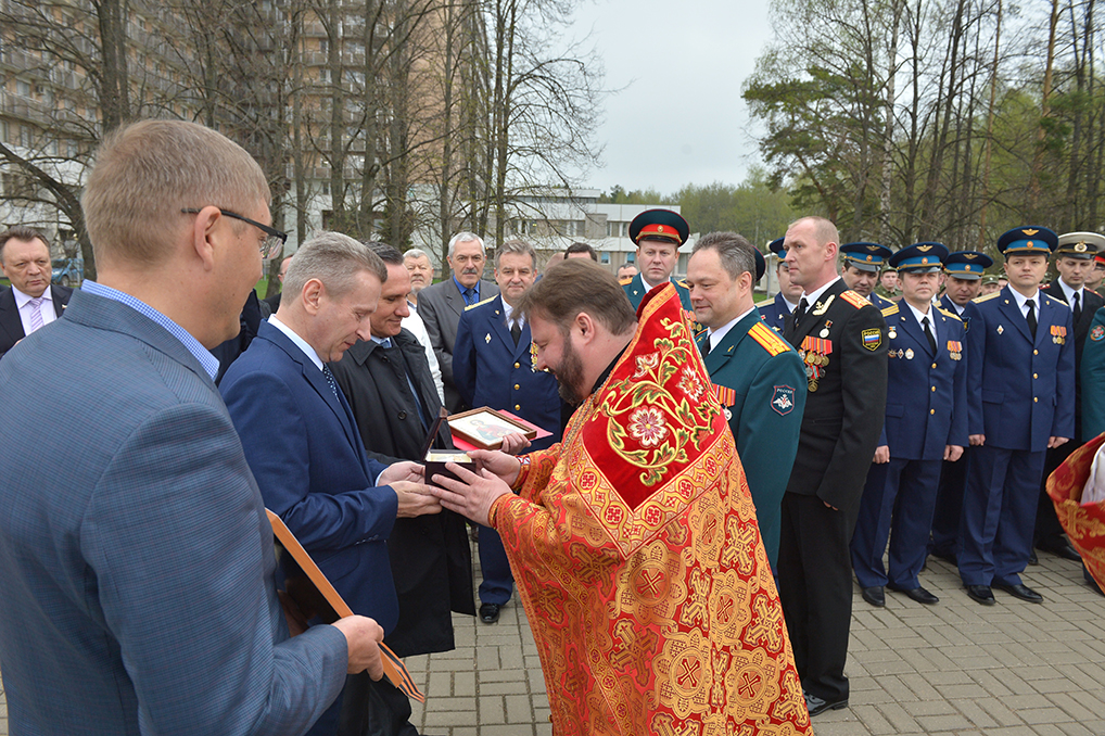 Свтые мощи в Госпиталь Вишневского 03.05.2015 (4).JPG