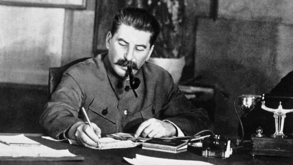 ТЕЛЕФОН И СТАЛИН.jpg