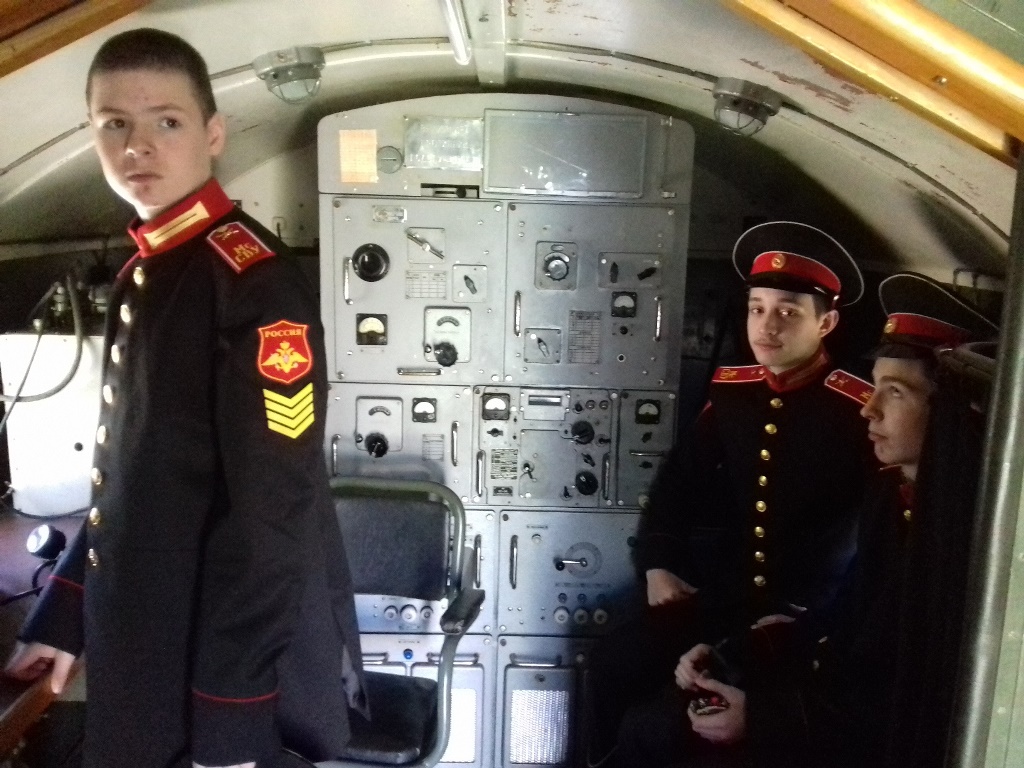 Московские суворовцы знакомятся с Войсками Связи (3).jpg