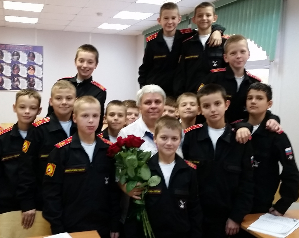 современные рабочие будни МсСВУ юные суворовцы с Татьяной Павловной Бутковой.jpg