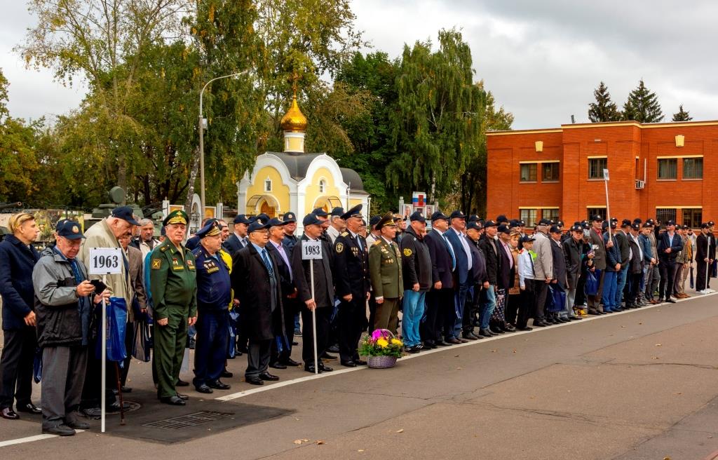 10 лет Суворовской традиции Внук-сын-отец-дед 20123год (1).jpg