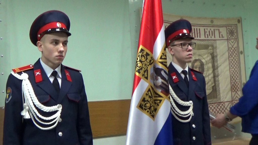 Знамена Императоских кадетских корпусов в Самаре (1).jpg