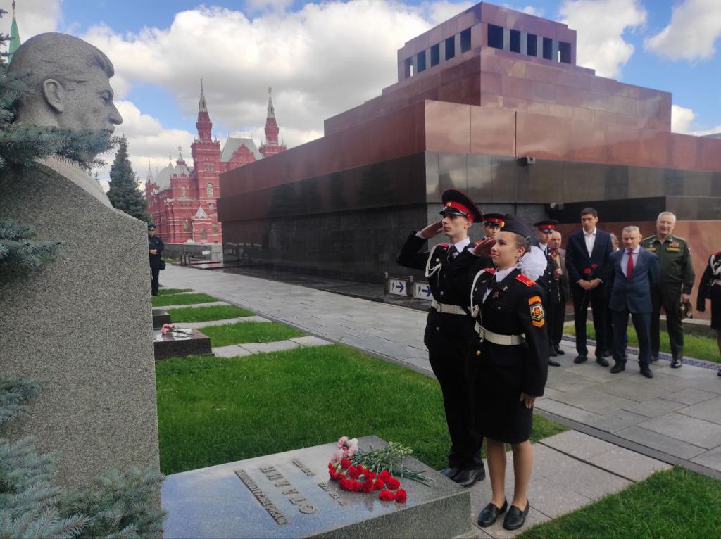 Возложение цветов Сталину 21.08.2023 (19).jpg