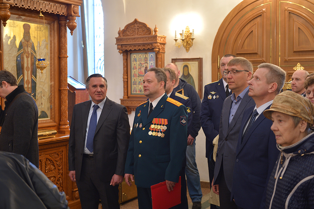 Свтые мощи в Госпиталь Вишневского 03.05.2015 (16).JPG