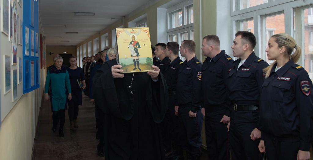 Передача Иконы св. воина Феодора Ушакова Центру профподготовки УМВД Тульской обл. (2).jpg