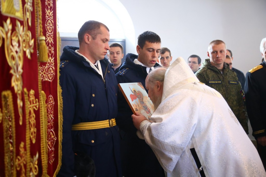Передача святынь Ставропольскому ПКУ и ВЧ края (17).jpg