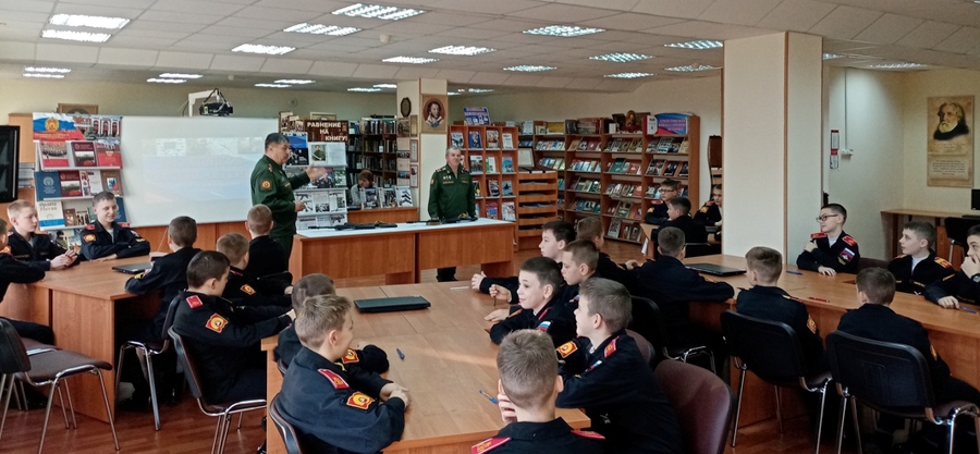Бинарные уроки посвященные М.Т.Калашникову (4).jpg