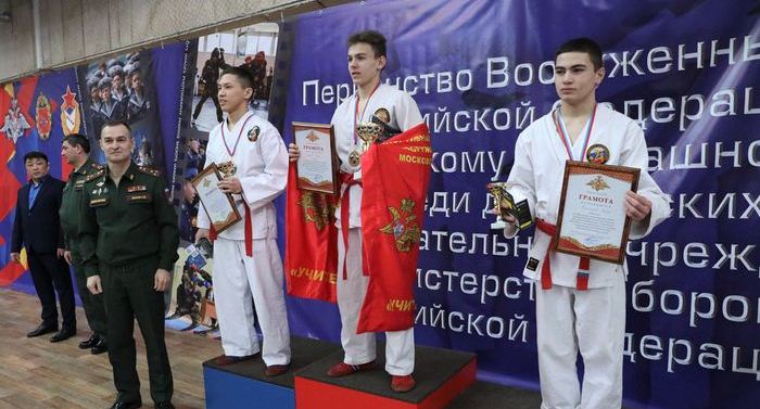Московские суворовцы вновь призеры армейского рукопашного боя.jpg