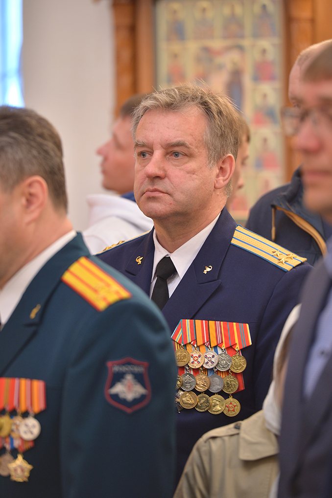 Свтые мощи в Госпиталь Вишневского 03.05.2015 (17).JPG