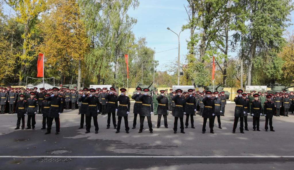 Московскому СВУ вручили икону Александра Невского, написанную на бронеплите участника СВО - 10.jpg