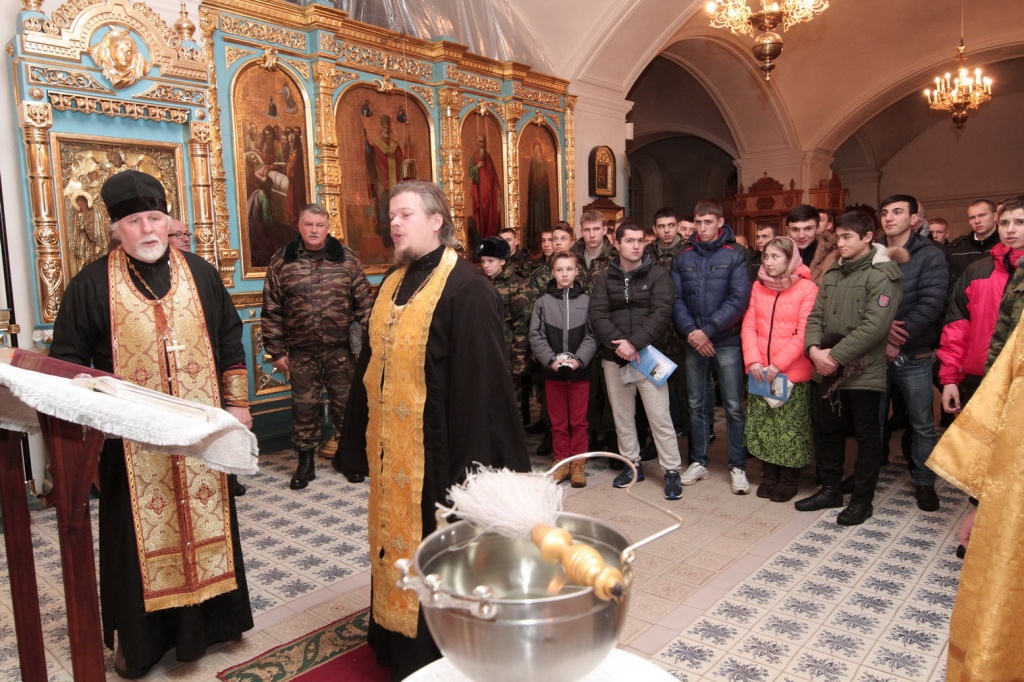 Молебен в лакинском храме.jpg