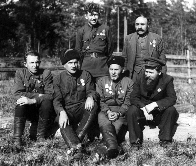 П.П. Вершигора боевой соартник С.А. Ковпака.jpg