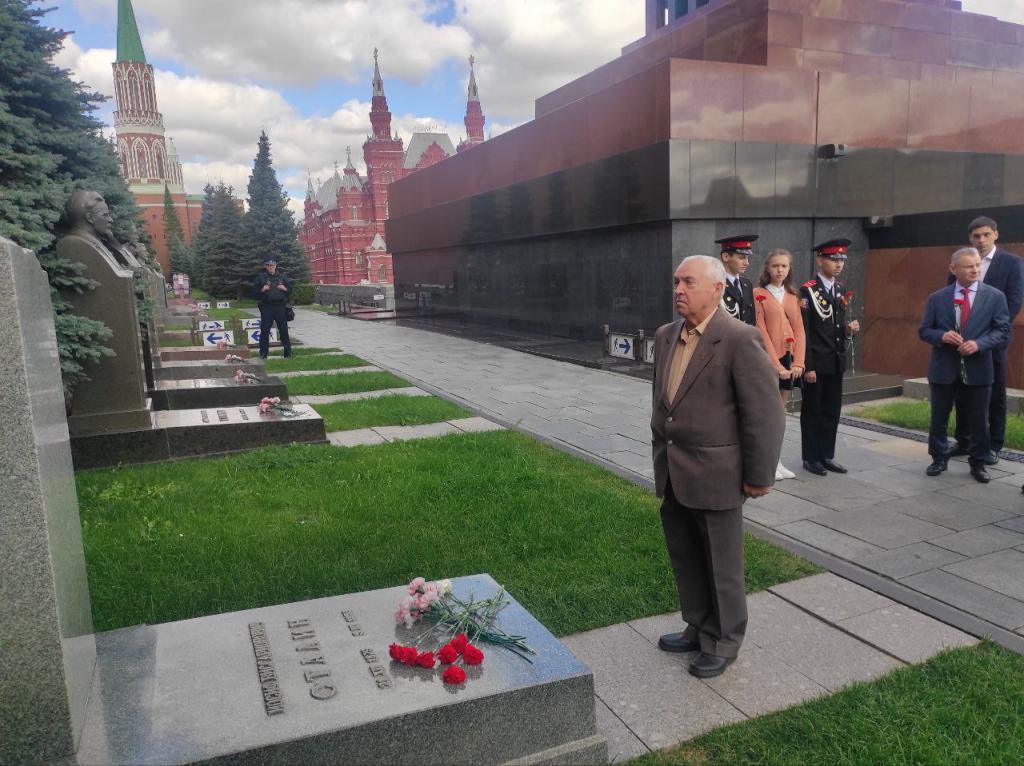 Возложение цветов Сталину 21.08.2023 (10).jpg