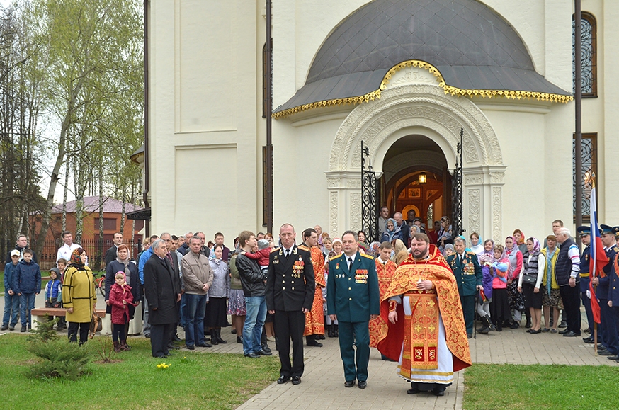 Свтые мощи в Госпиталь Вишневского 03.05.2015 (2).JPG