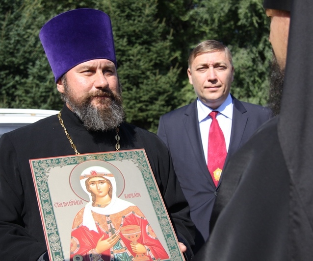 Вручение Иконы св. вмч. Варвары.jpg Вручение Иконы св. вмч. Варвары.jpg