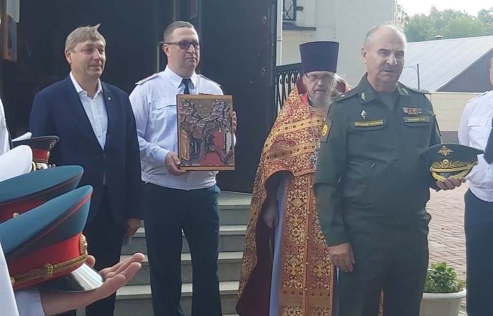 Военному госпиталю вручена икона святого праведного Лазаря (2).jpg