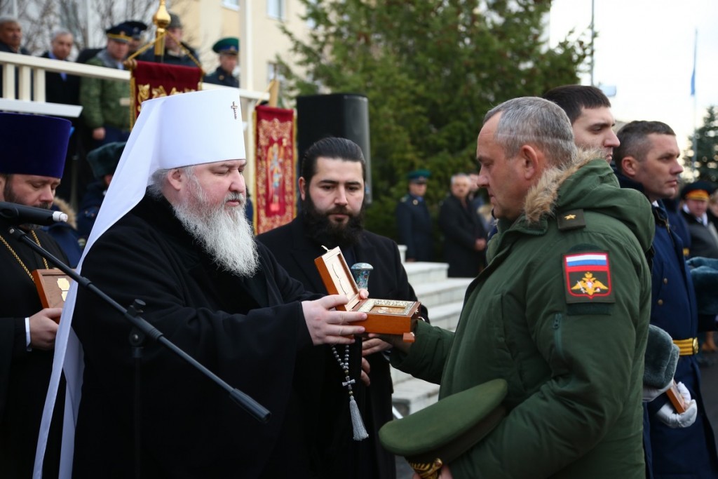 Передача святынь Ставропольскому ПКУ и ВЧ края (5).jpg