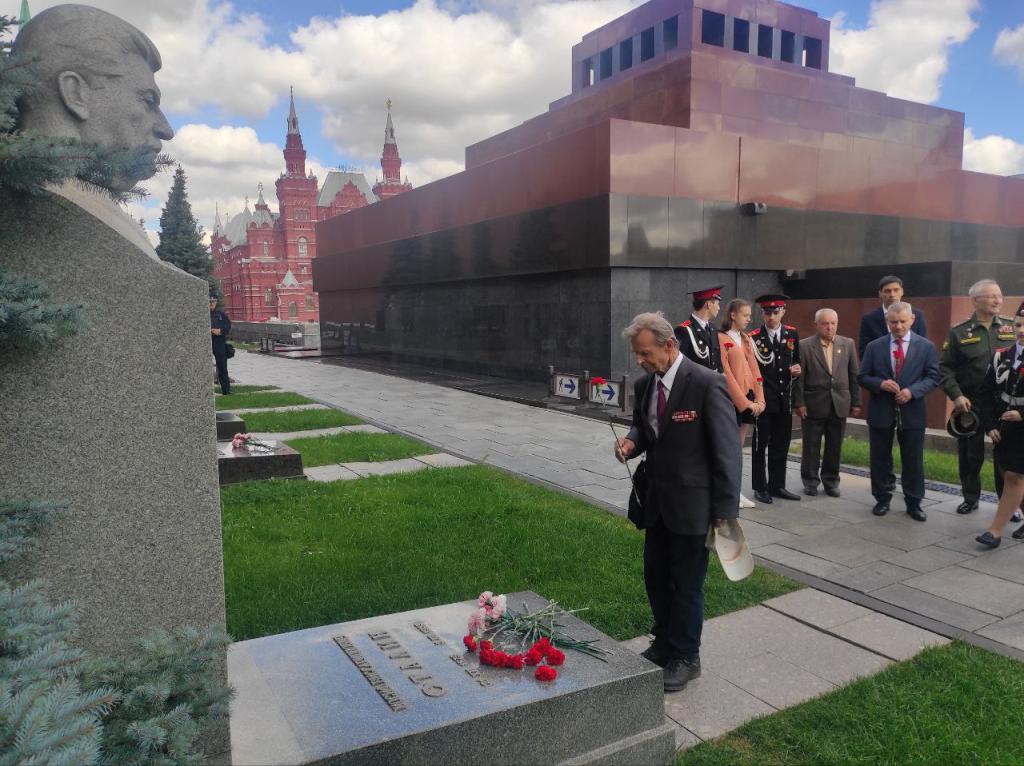 Возложение цветов Сталину 21.08.2023 (11).jpg