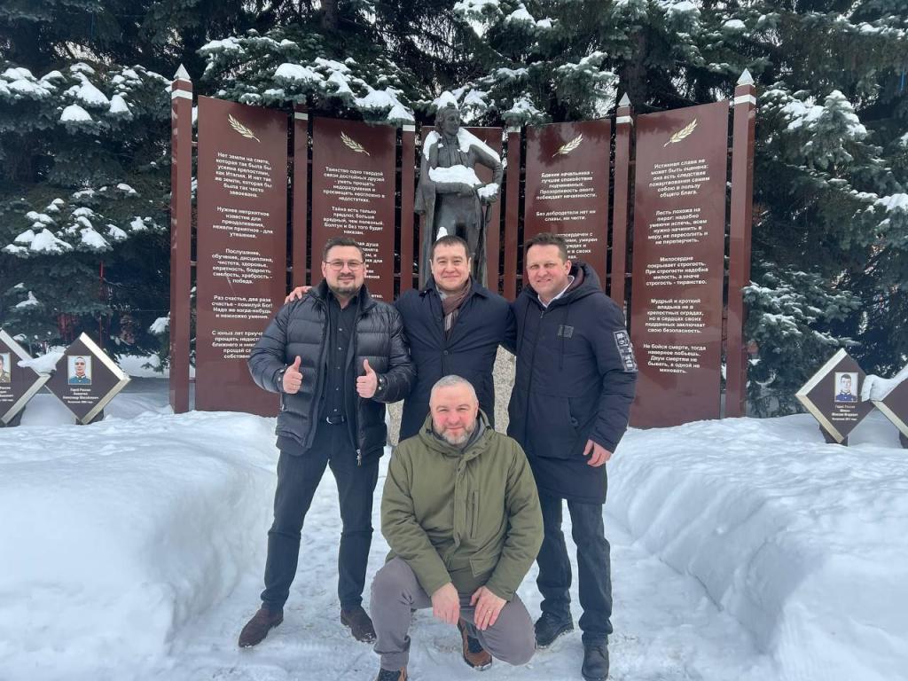 Видеопривет с передовой и песня «Кадетка» в Московском СВУ - 6.jpg Видеопривет с передовой и песня «Кадетка» в Московском СВУ - 6.jpg