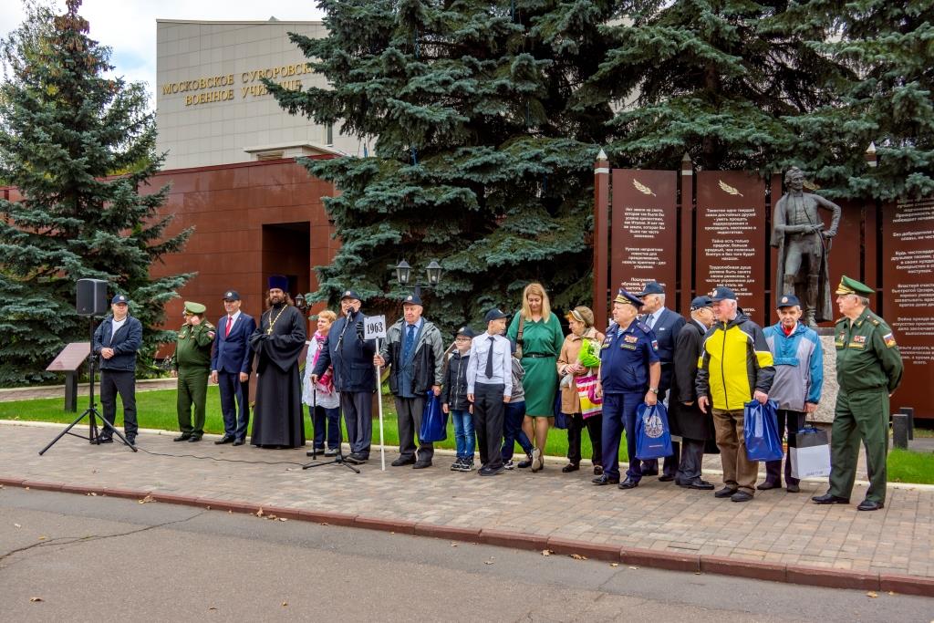10 лет Суворовской традиции Внук-сын-отец-дед 20123год (4).jpg