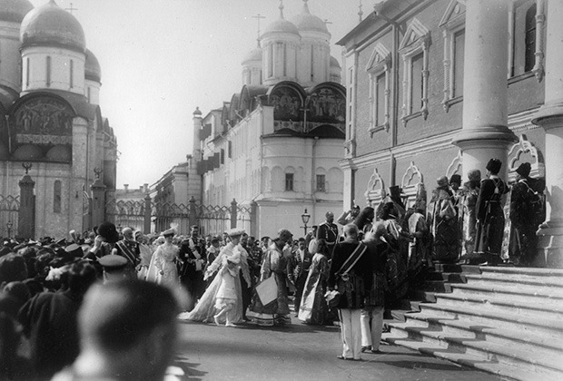 Верное воскресенье 1903 год. Кремль. Царь.jpg