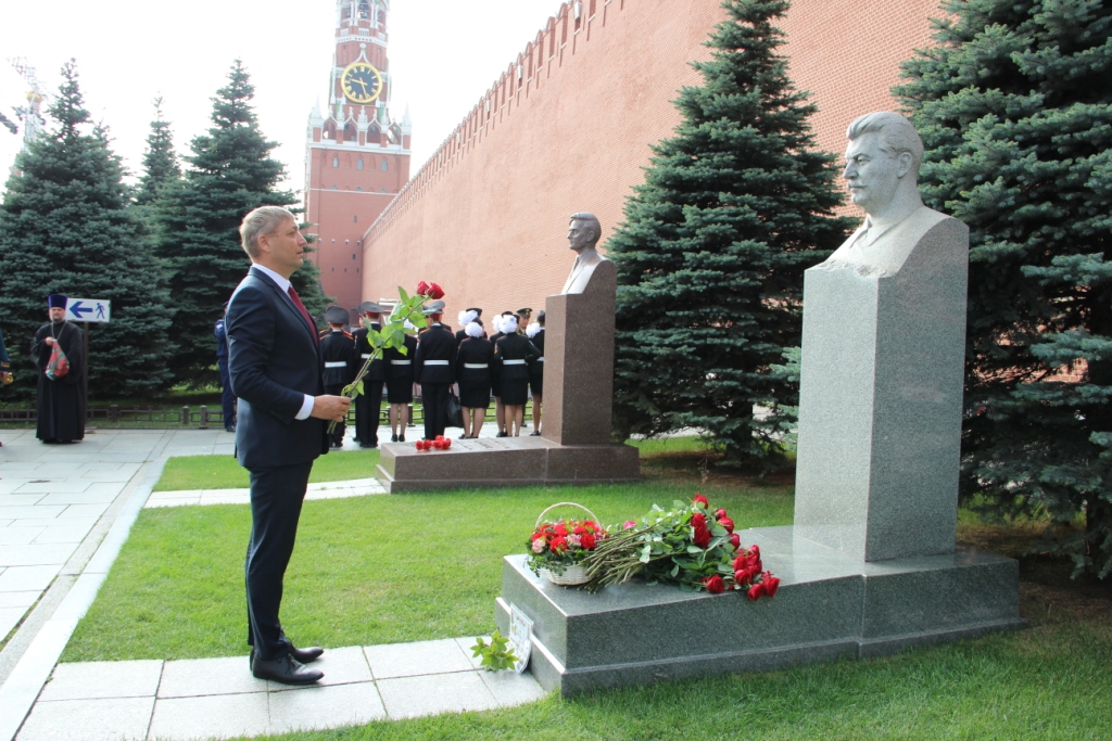 Цветы Сталину 21.08.2018.JPG