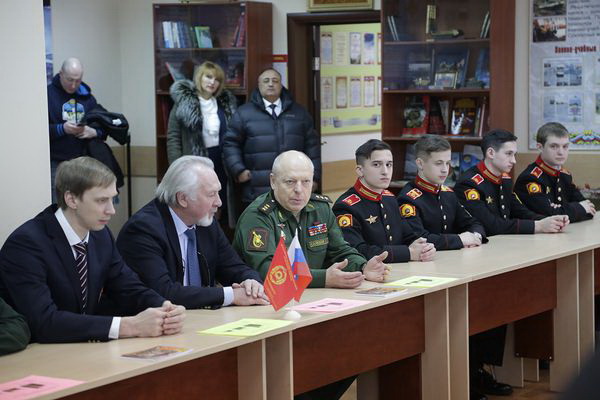 Московские суворовцы предпочитают сухопутную стезю.JPG