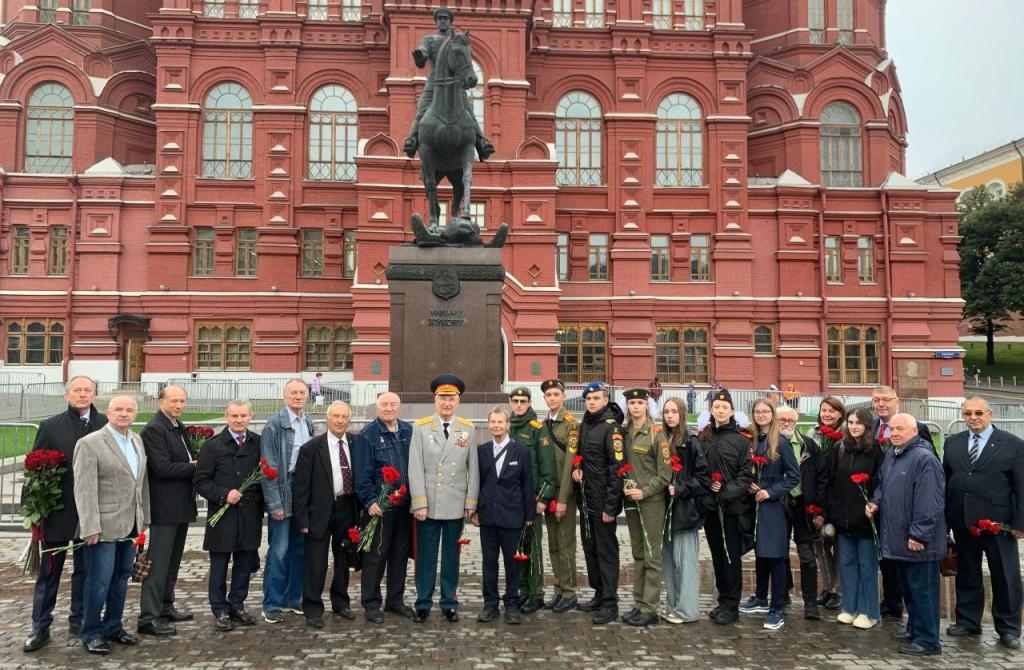 ЦВЕТЫ СТАЛИНУ - 10 .jpg