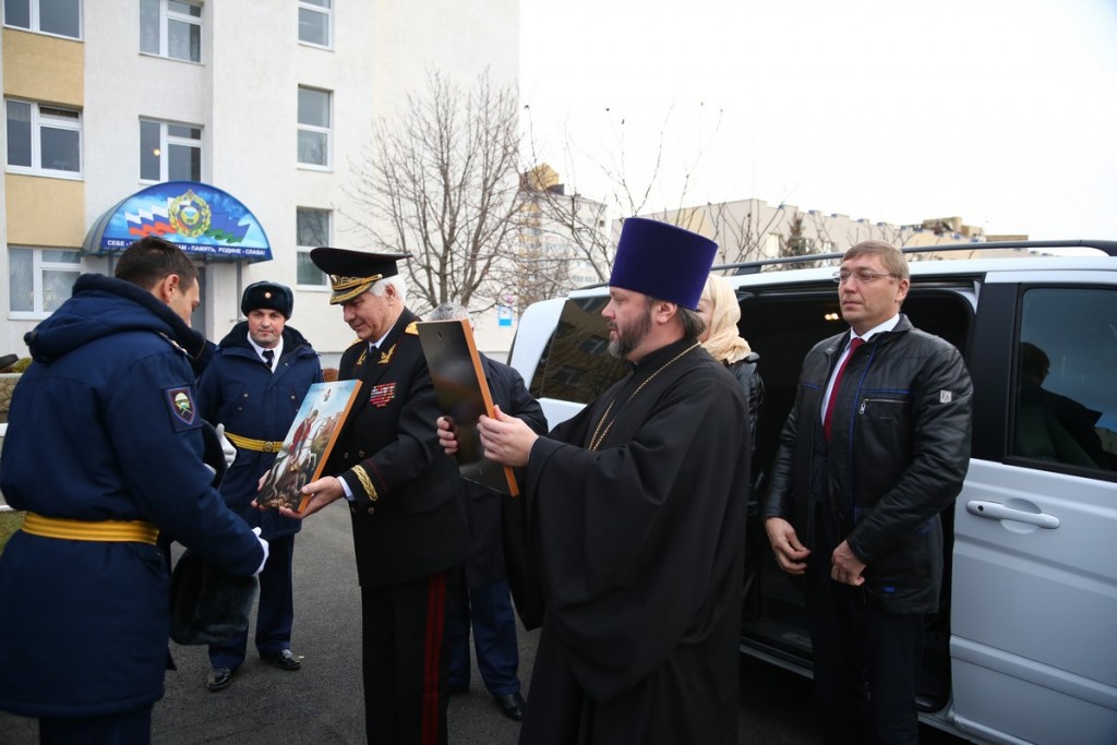 Передача святынь Ставропольскому ПКУ и ВЧ края (1).jpg