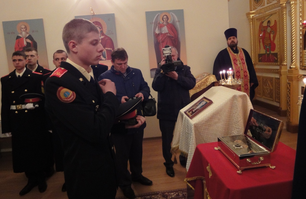 Вручение мощей в УГСВУ 18.04.2015 (15) .JPG