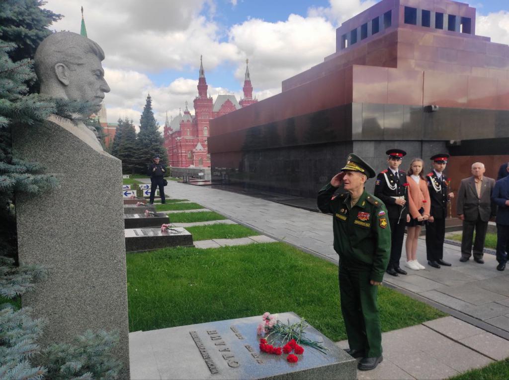Возложение цветов Сталину 21.08.2023 (12).jpg
