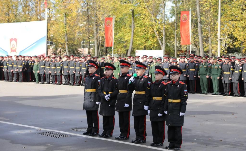 Московскому СВУ вручили икону Александра Невского, написанную на бронеплите участника СВО - 8.jpg