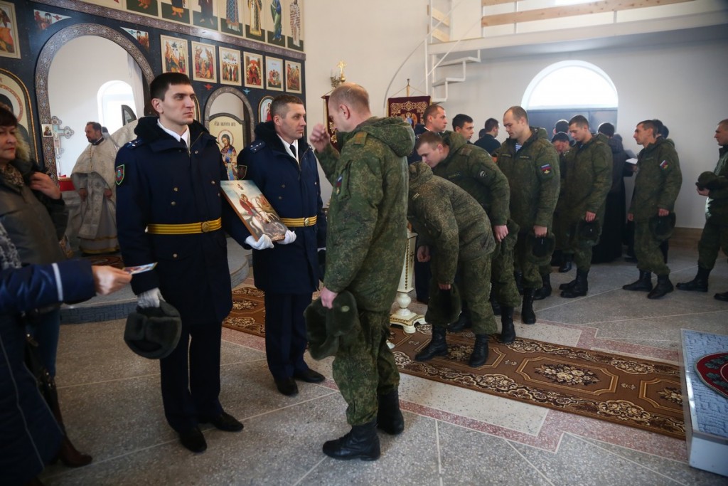 Передача святынь Ставропольскому ПКУ и ВЧ края (16).jpg