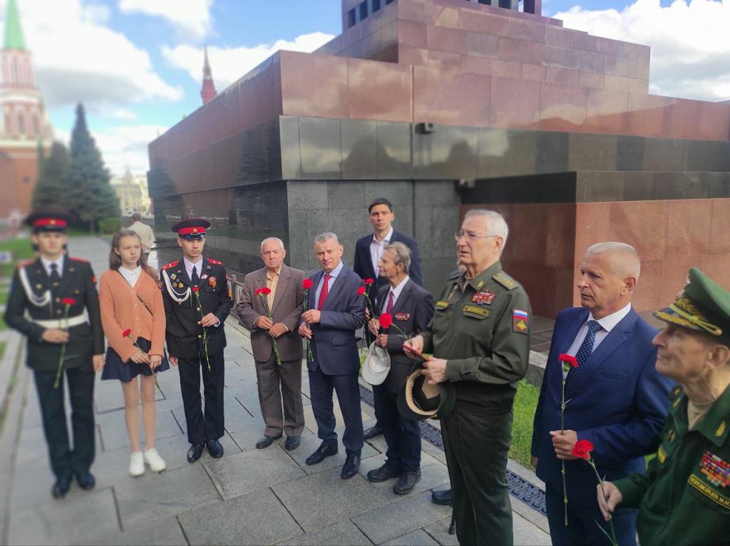 Возложение цветов Сталину 21.08.2023 (4).jpg