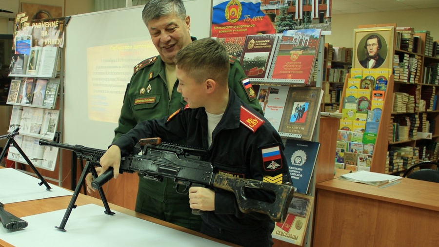 Бинарные уроки посвященные М.Т.Калашникову (1).jpg