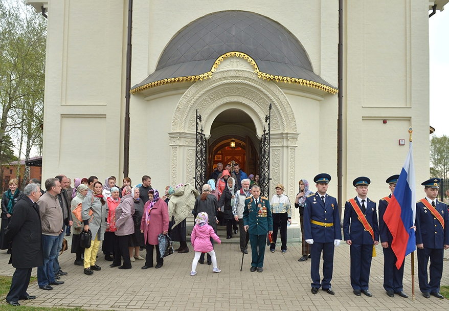 Свтые мощи в Госпиталь Вишневского 03.05.2015 (1).JPG