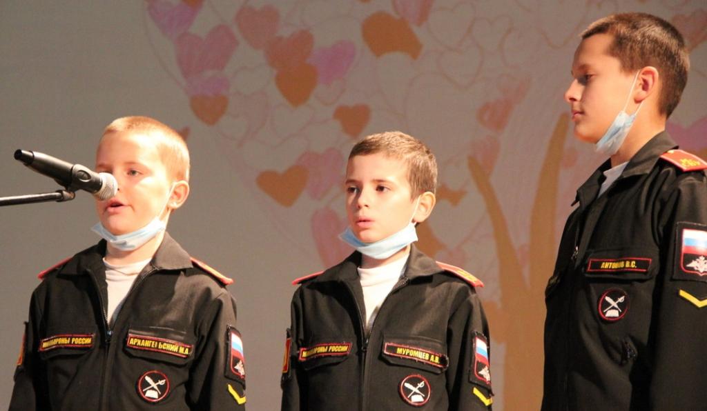 Суворовцы МсСВУ поздравили своих мам с Днем Матери (7).jpg