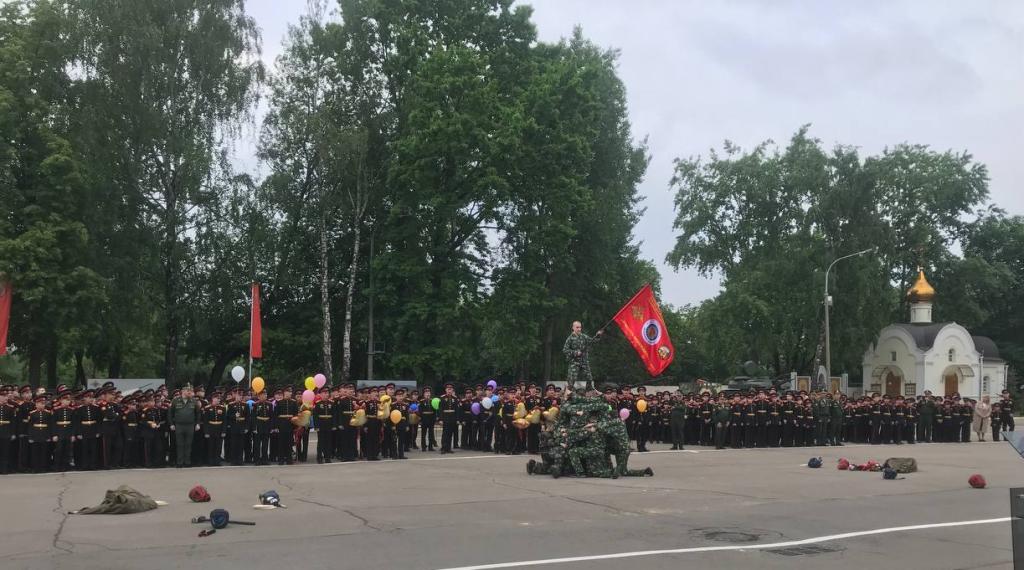Последний звонок в Московском СВУ - 1.jpg