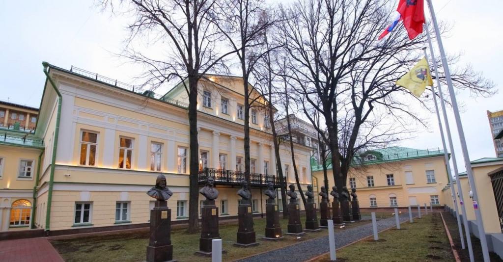На сцене и за кулисами празднования 150-летия Отечественной войны 1812 года.jpg