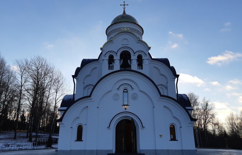 Храм при воинской части в селе Сенеж - 1.jpg