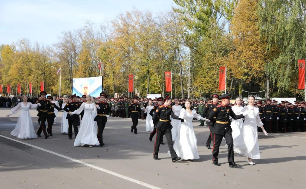 Московскому СВУ вручили икону Александра Невского, написанную на бронеплите участника СВО - 9.jpg