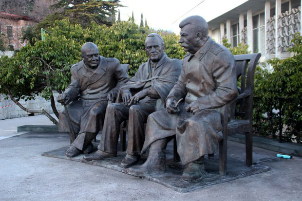 Памятник Сталину в Ялте.jpg