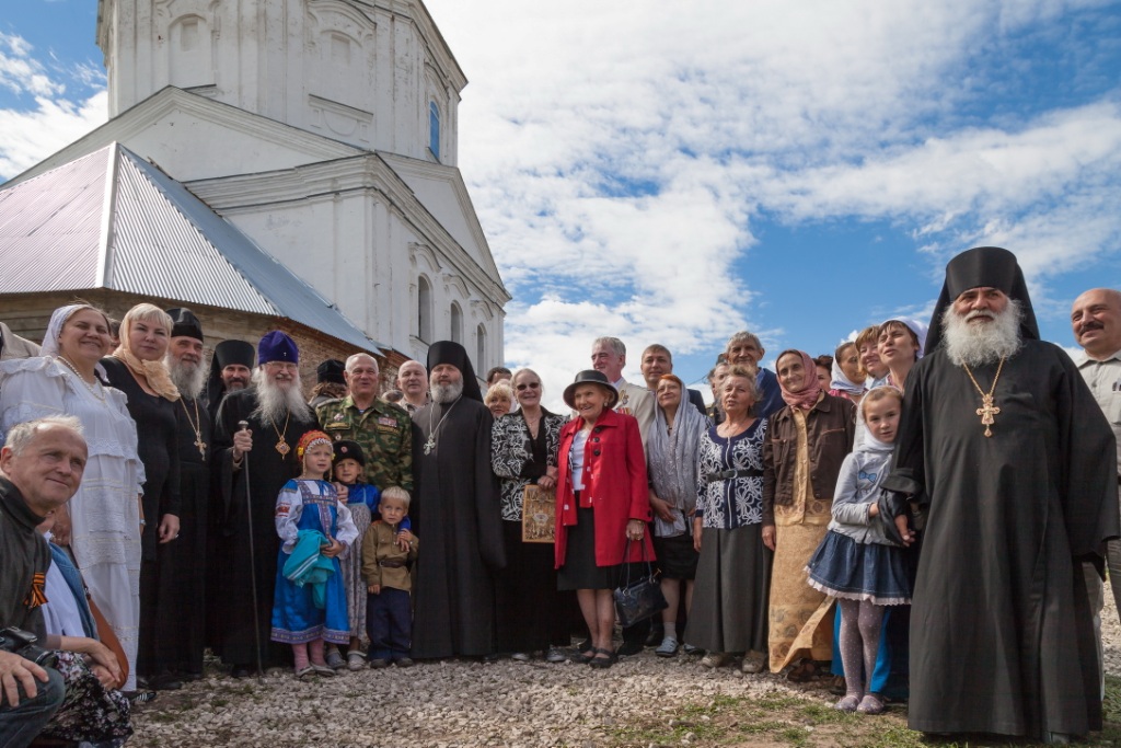 Суворовский Храм Передача мощей и Первая Литургия (13).jpg