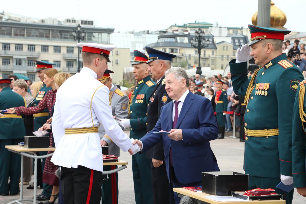 Торжественный выпуск Храме Христа Спасителя - 11.jpg