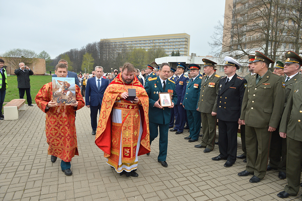 Свтые мощи в Госпиталь Вишневского 03.05.2015 (5).JPG