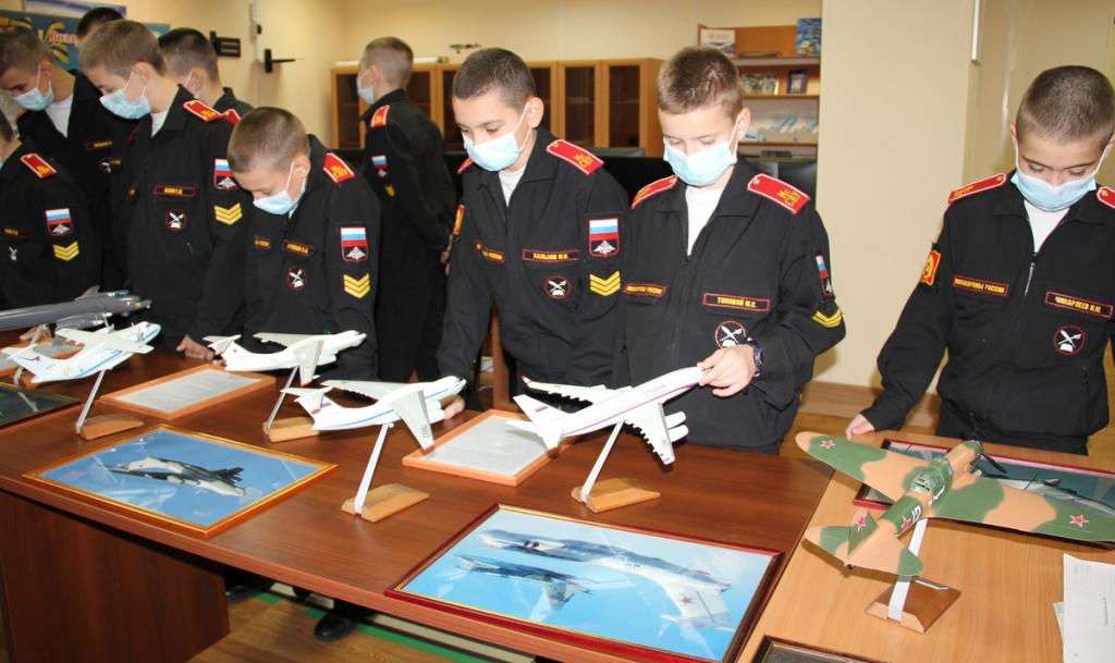 Тематические выставки в Московском СВУ (2).jpg