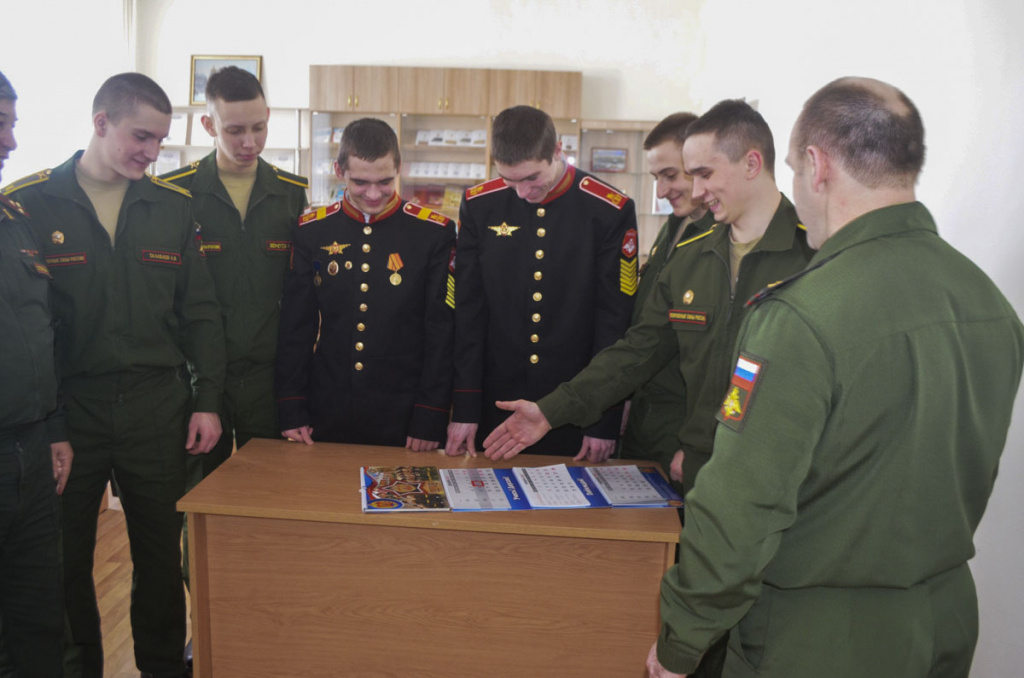 Московские суворовцы в Новосибирском ВВКУ (3).jpg
